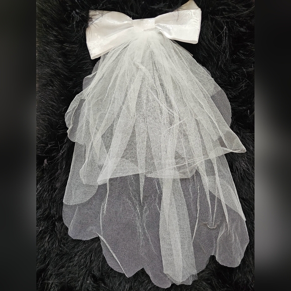 Girl's First Communion or Flower Girl White Dress - Veil included - Picture 9 of 10